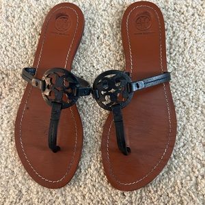 Tory Burch Mini Miller black thong flat sandals women’s size 9
